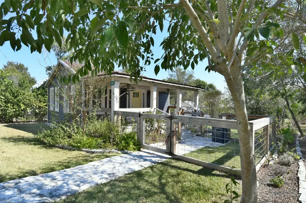 4875 Main Street Tiny Chappell Hill TX 77426