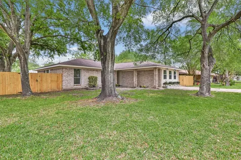 2403 Heather Street Highlands TX 77562