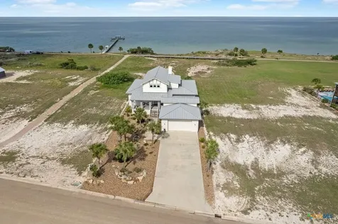 460 Bay Club Drive Seadrift TX 77983