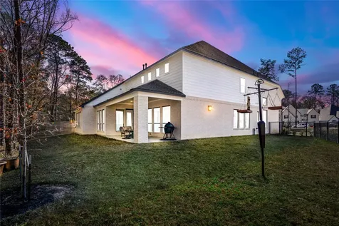 208 Twinflower Trail Court Conroe TX 77318