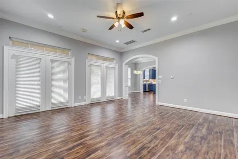 9 Versante Court Houston TX 77070