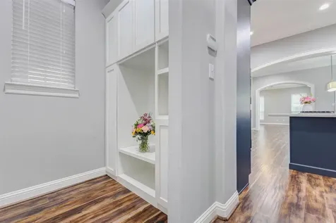 9 Versante Court Houston TX 77070