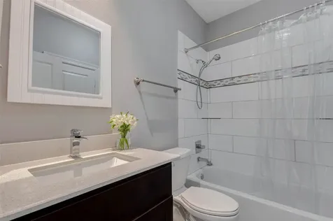 9 Versante Court Houston TX 77070