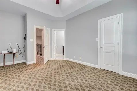 9 Versante Court Houston TX 77070