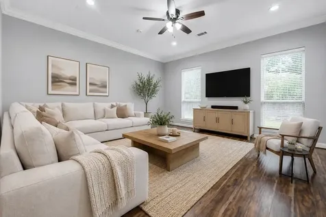 9 Versante Court Houston TX 77070
