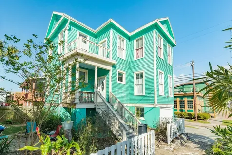 415 14th Street Galveston TX 77550