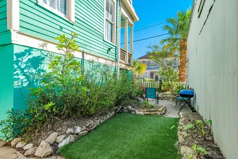415 14th Street Galveston TX 77550