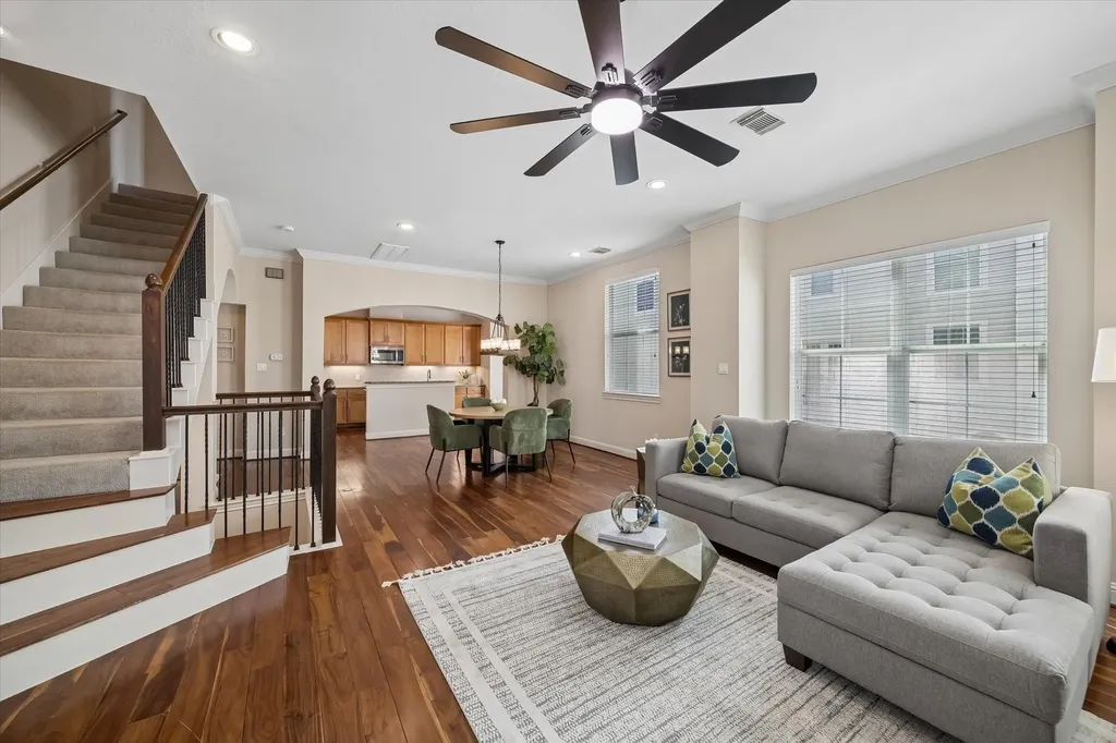 5610 Kiam Street B Houston TX 77007