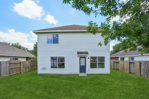 4419 Crossvine Avenue Baytown TX 77521