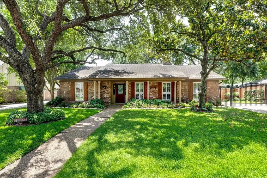 10727 Piping Rock Lane Houston TX 77042