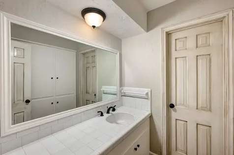 10727 Piping Rock Lane Houston TX 77042