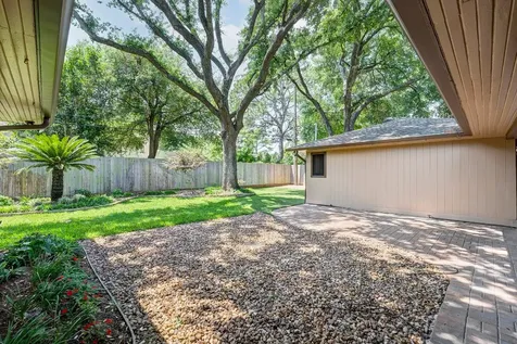 10727 Piping Rock Lane Houston TX 77042