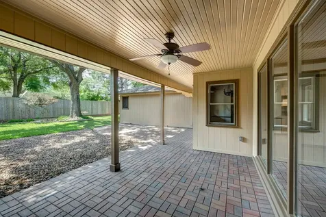 10727 Piping Rock Lane Houston TX 77042