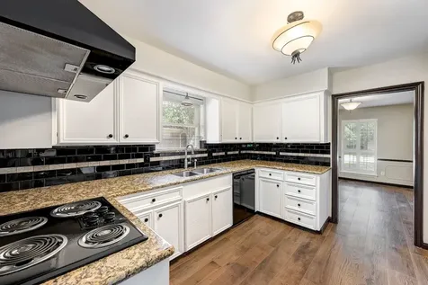 10727 Piping Rock Lane Houston TX 77042