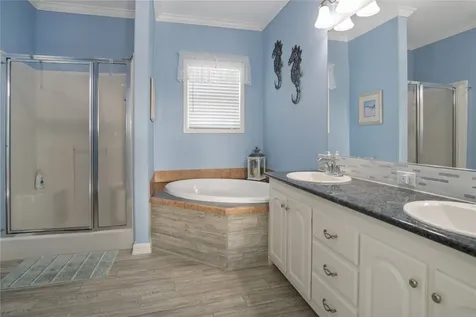 981 Dolly Street Gilchrist TX 77617
