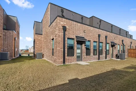 2041 Layla Drive Waxahachie TX 75165
