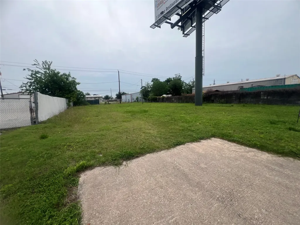 406 Highway 146 N La Porte TX 77571