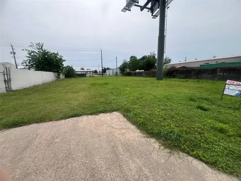 406 Highway 146 N La Porte TX 77571