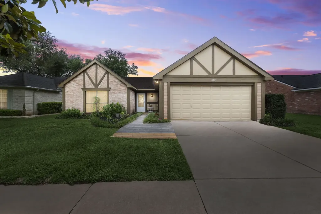 19523 Glenway Falls Drive Katy TX 77449