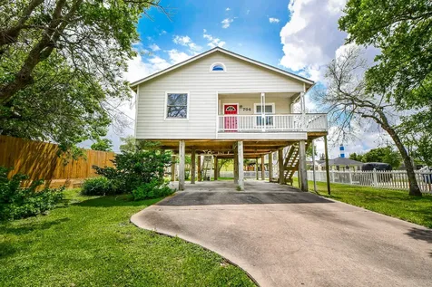 704 6th Street Kemah TX 77565