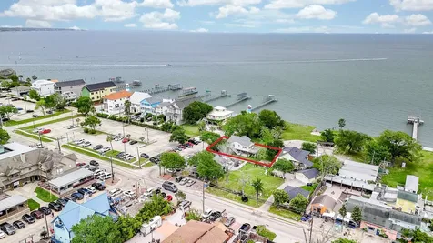 704 6th Street Kemah TX 77565