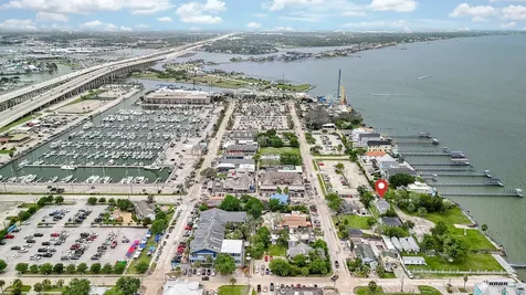 704 6th Street Kemah TX 77565