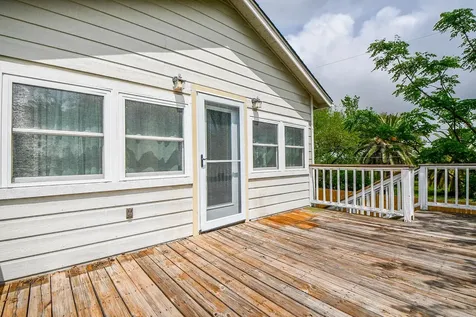 704 6th Street Kemah TX 77565