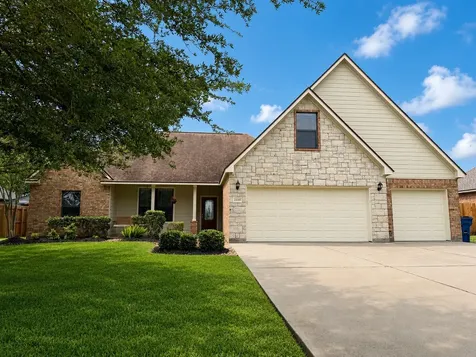 1448 S Bluebonnet Lane Angleton TX 77515