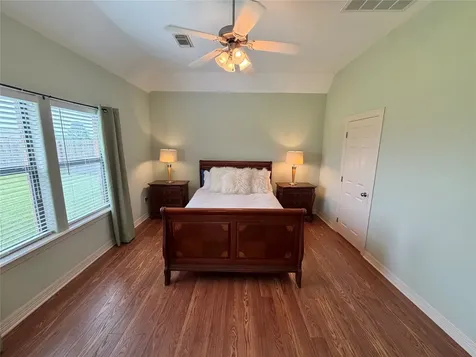 1448 S Bluebonnet Lane Angleton TX 77515
