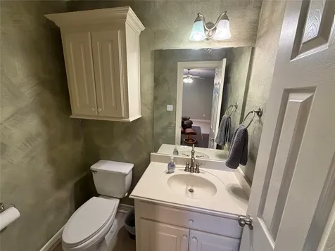 1448 S Bluebonnet Lane Angleton TX 77515