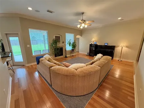 1448 S Bluebonnet Lane Angleton TX 77515