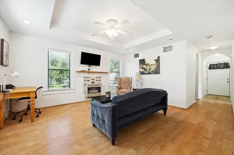 2302 Wentworth Street Houston TX 77004