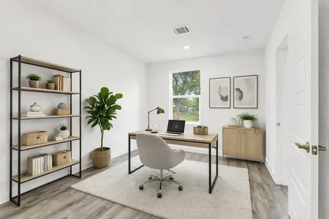 110 Harris Court Houston TX 77009