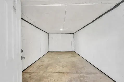 110 Harris Court Houston TX 77009