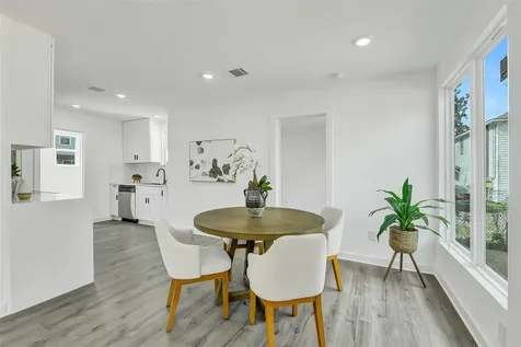 110 Harris Court Houston TX 77009