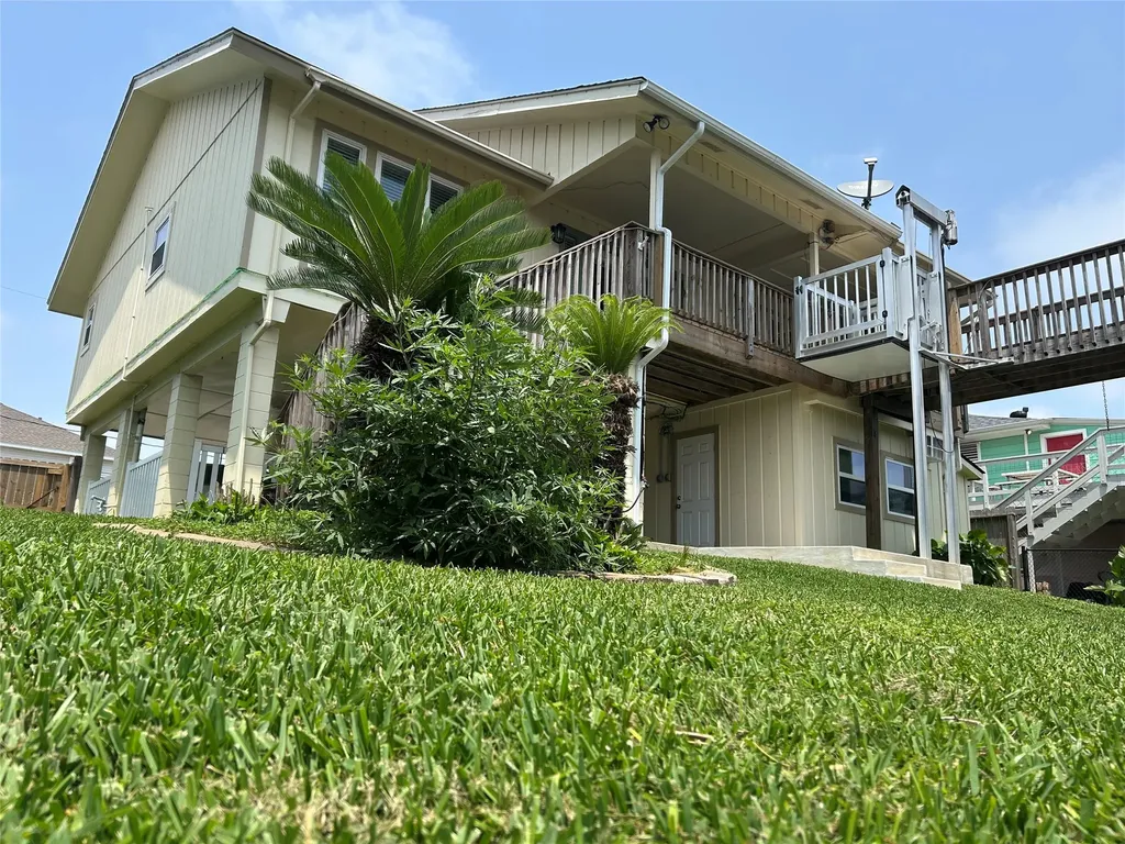 794 Marlin Street Bayou Vista TX 77563