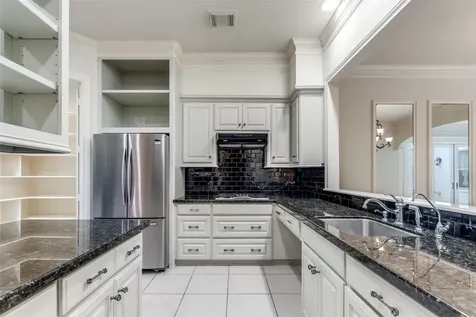 927 Nicholson Street Houston TX 77008
