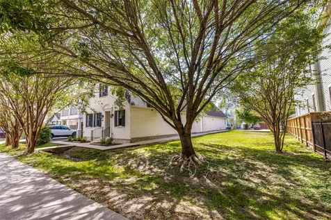 927 Nicholson Street Houston TX 77008