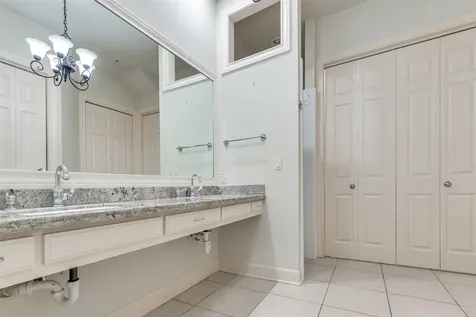 927 Nicholson Street Houston TX 77008