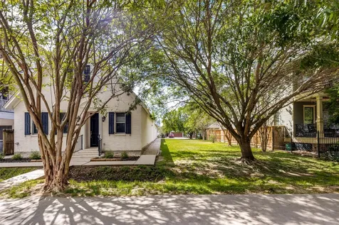 927 Nicholson Street Houston TX 77008