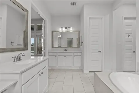 2420 Sky Harbor Lane Friendswood TX 77546