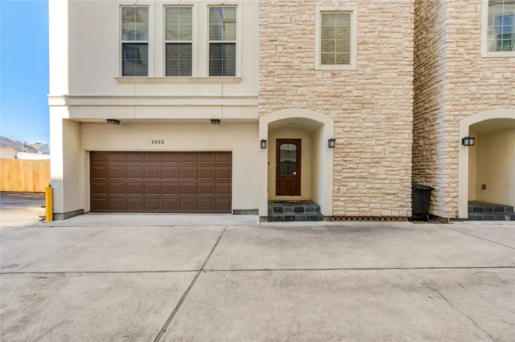 5226 Kiam Street 1015 Houston TX 77007