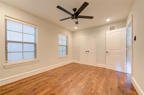 5226 Kiam Street 1015 Houston TX 77007