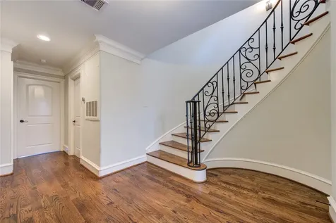 5226 Kiam Street 1015 Houston TX 77007
