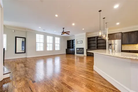 5226 Kiam Street 1015 Houston TX 77007