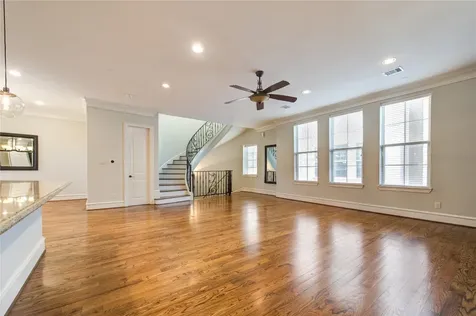 5226 Kiam Street 1015 Houston TX 77007