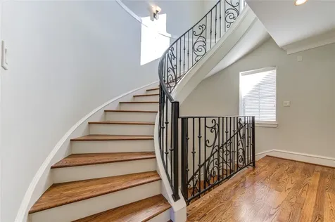 5226 Kiam Street 1015 Houston TX 77007