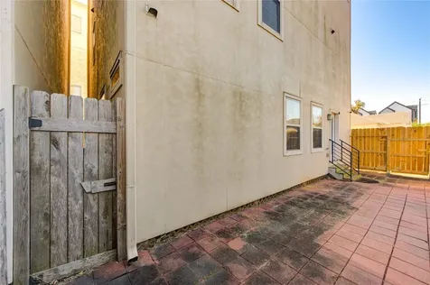 5226 Kiam Street 1015 Houston TX 77007