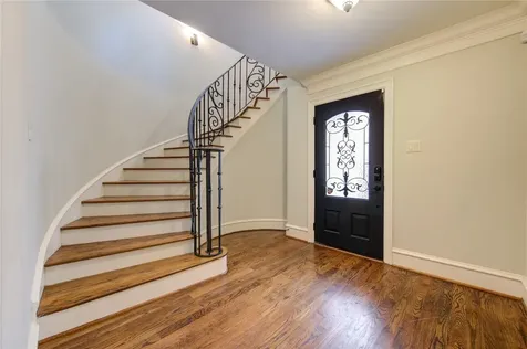 5226 Kiam Street 1015 Houston TX 77007