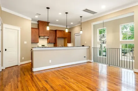 229 Knox Street Houston TX 77007